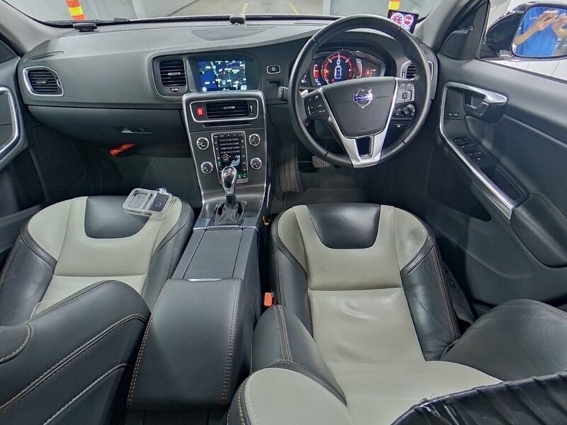 Volvo V60 D4 Cross Country Se - U12628