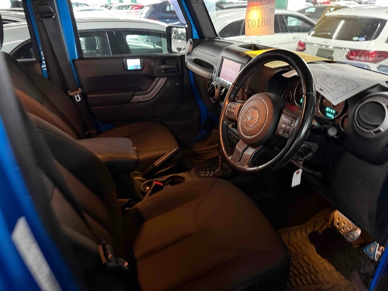 Jeep Wrangler Sahara Unlimited - U12641