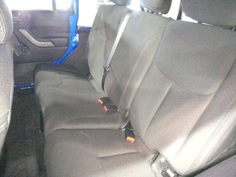 Jeep Wrangler Sahara Unlimited - U12641