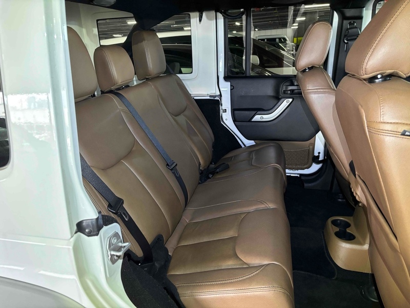 Jeep Wrangler Sahara Unlimited - U12643