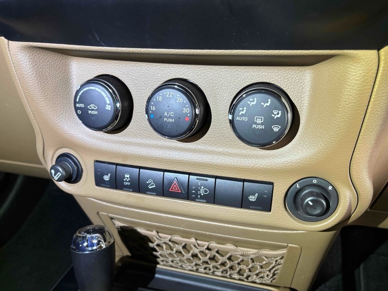 Jeep Wrangler Sahara Unlimited - U12643
