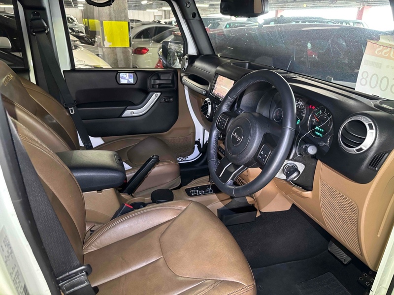 Jeep Wrangler Sahara Unlimited - U12643