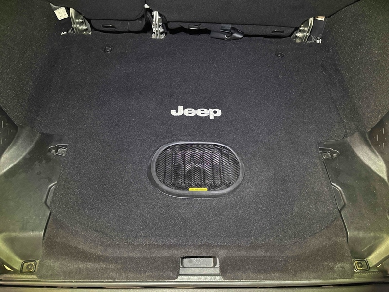 Jeep Wrangler Sahara Unlimited - U12643