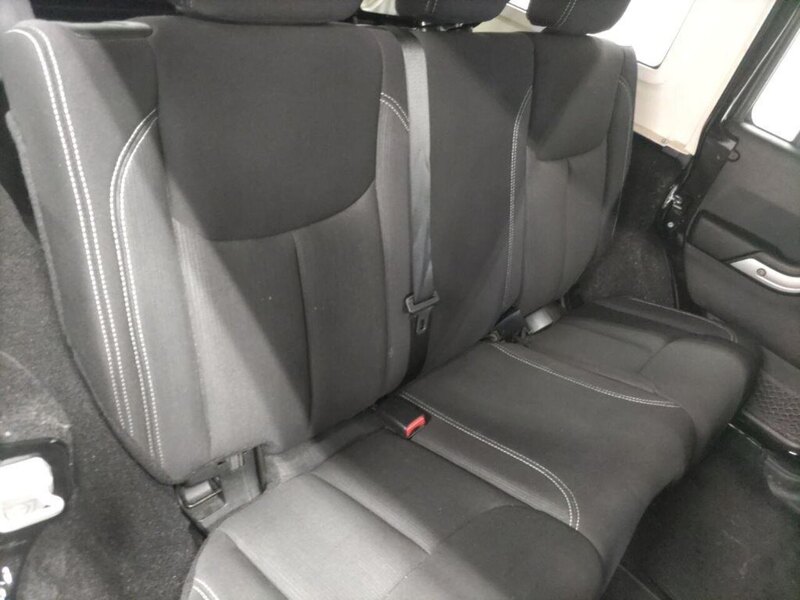 Jeep Wrangler Sahara Unlimited - U12644