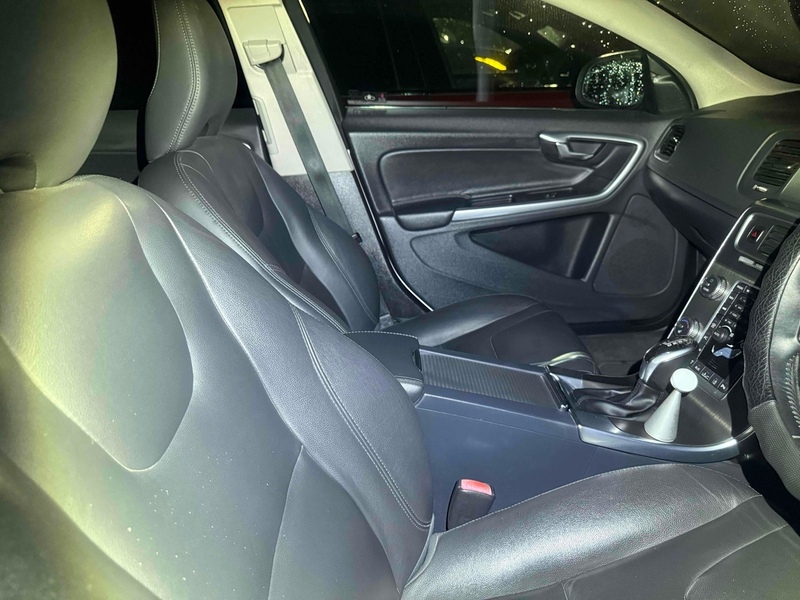 Volvo V60 T4 Se - U12652