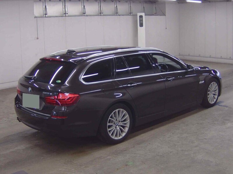 BMW 5 Series 523d Touring Luxury - U12663