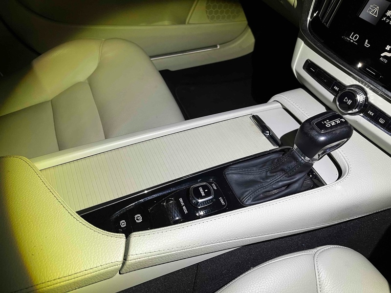 Volvo V90 T5 Momentum - U12667