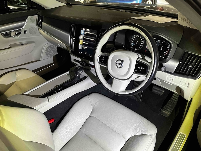 Volvo V90 T5 Momentum - U12667