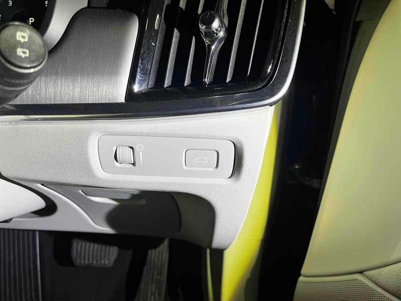 Volvo V90 T5 Momentum - U12667