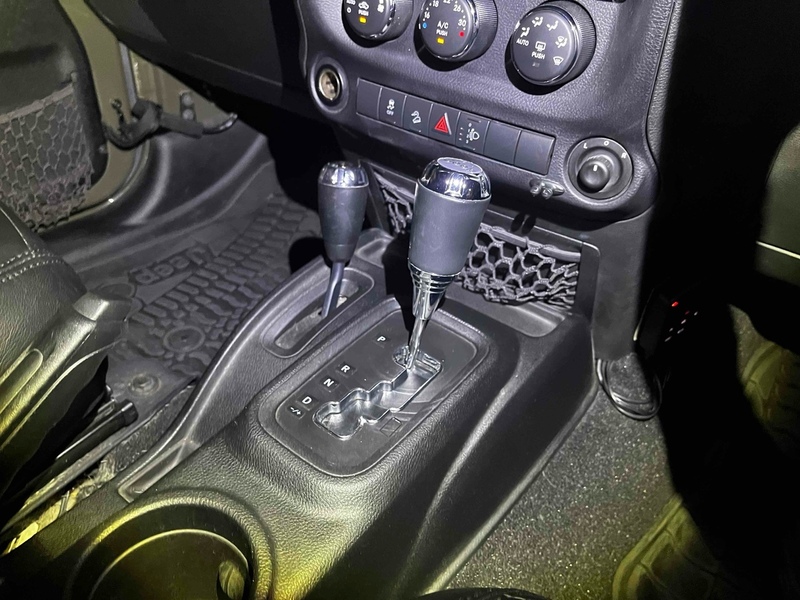 Jeep Wrangler Sahara Unlimited - U12668