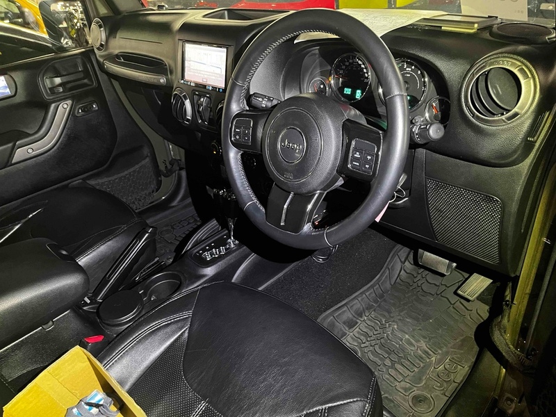 Jeep Wrangler Sahara Unlimited - U12668