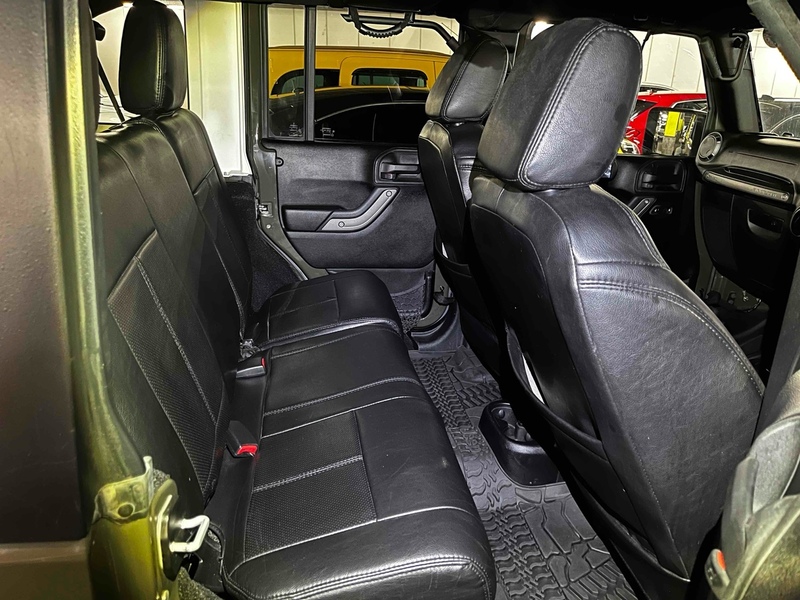 Jeep Wrangler Sahara Unlimited - U12668