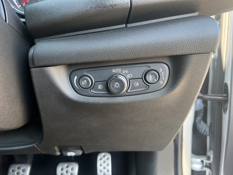 Vauxhall Insignia i Turbo SRi VX Line Nav - U12670