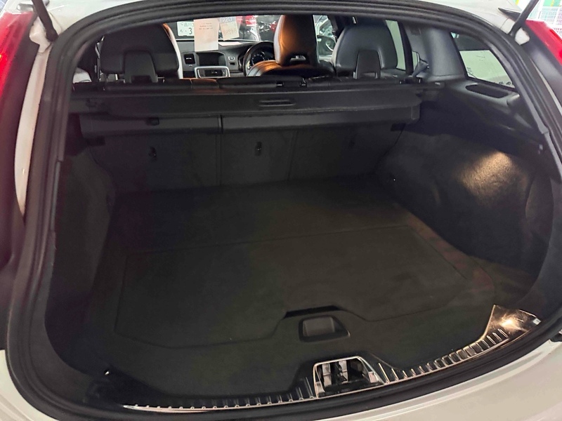 Volvo V60 T6 R-Design Awd - U12684