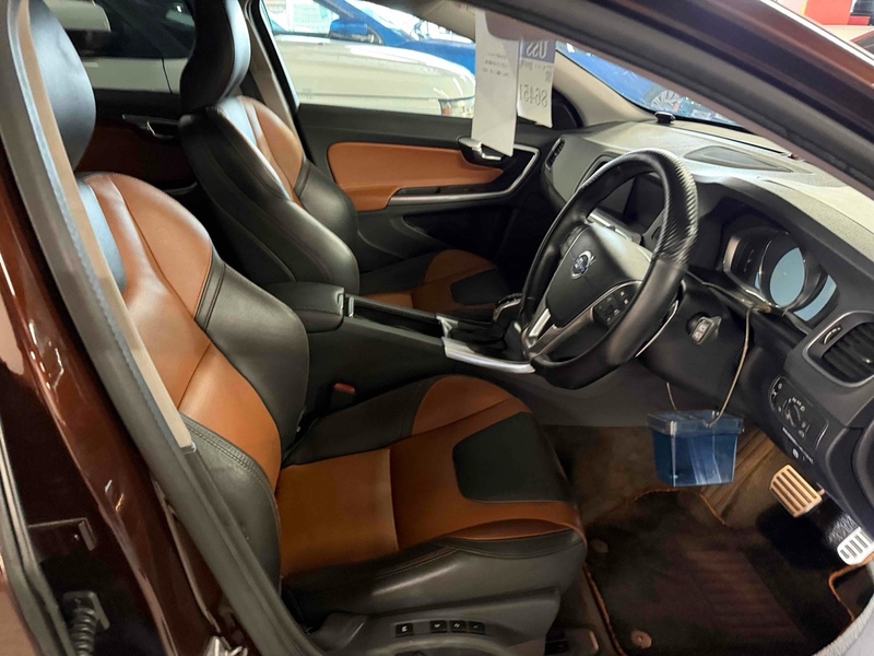 Volvo V60 T5 Cross Country Awd - U12685