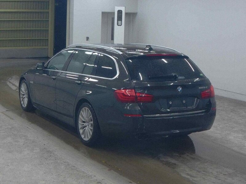 BMW 5 Series 523D Luxury Touring - U12687