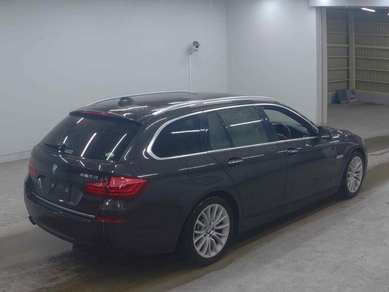 BMW 5 Series 523D Luxury Touring - U12687