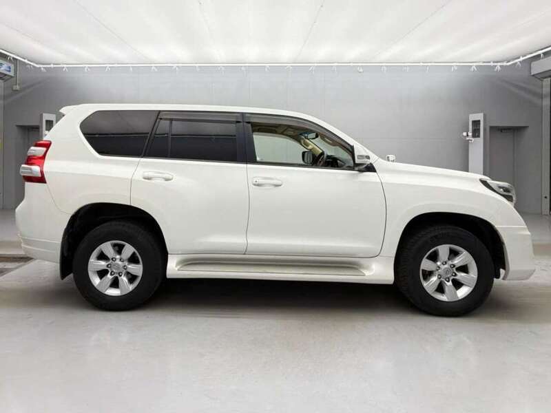 Toyota Land Cruiser Prado TX L Package - U12689
