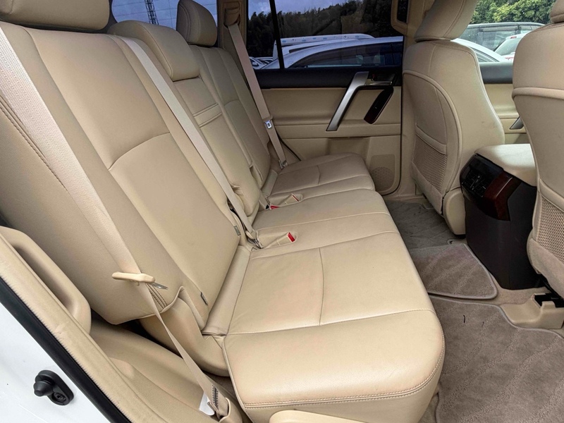 Toyota Land Cruiser Prado TX L Package - U12689
