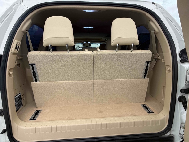 Toyota Land Cruiser Prado TX L Package - U12689