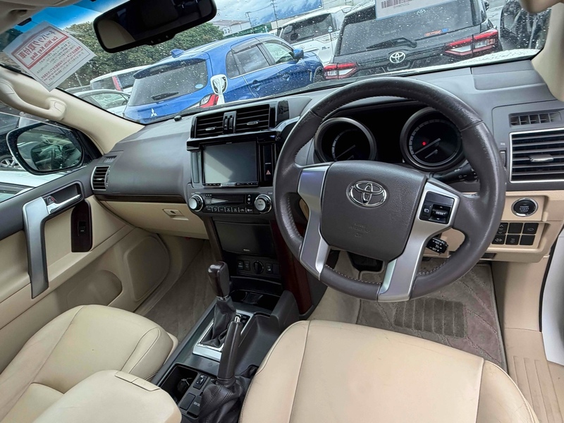 Toyota Land Cruiser Prado TX L Package - U12689