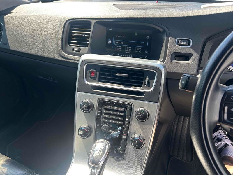Volvo V60 T4 Se - U12690