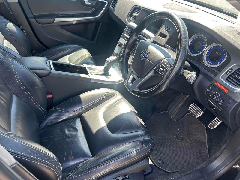 Volvo V60 T4 Se - U12690