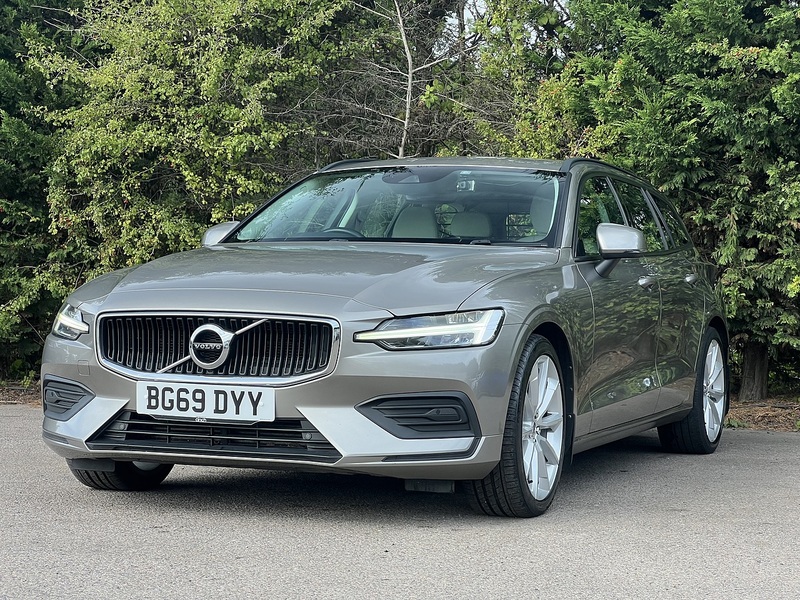 Volvo V60 D3 Momentum Plus - U12696