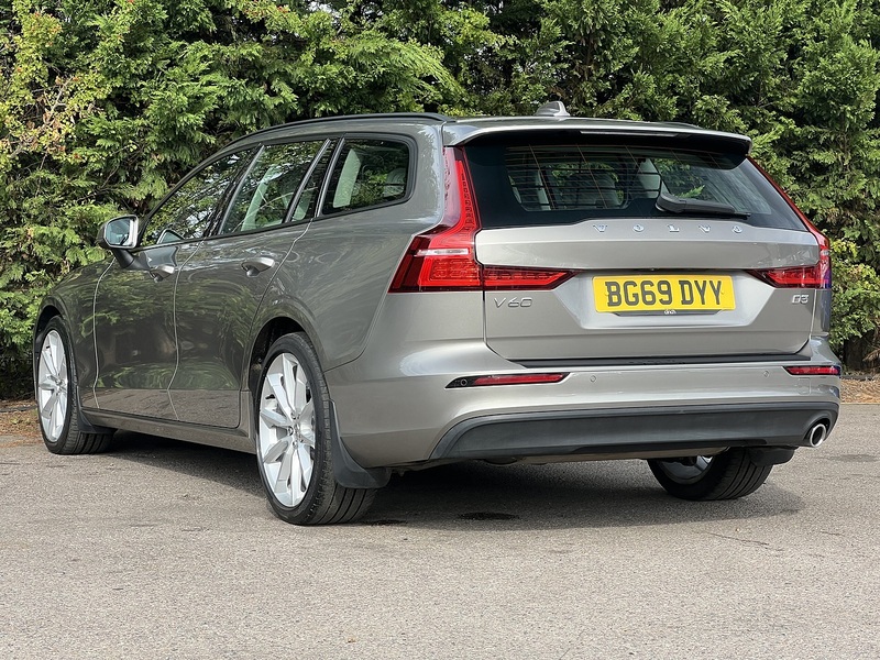 Volvo V60 D3 Momentum Plus - U12696