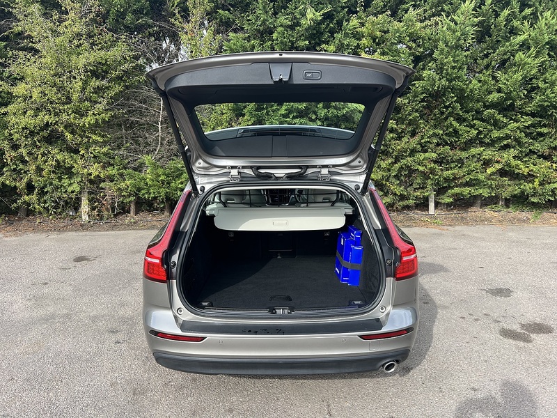 Volvo V60 D3 Momentum Plus - U12696