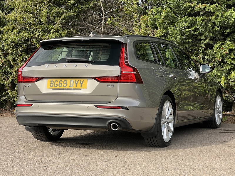 Volvo V60 D3 Momentum Plus - U12696