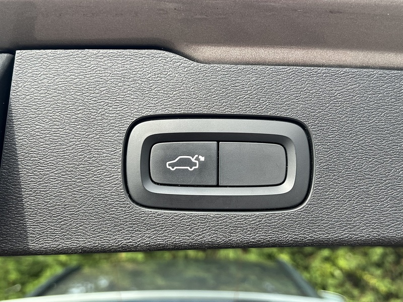 Volvo V60 D3 Momentum Plus - U12696
