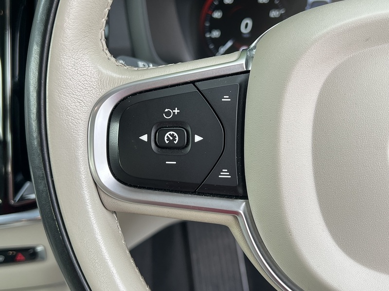 Volvo V60 D3 Momentum Plus - U12696