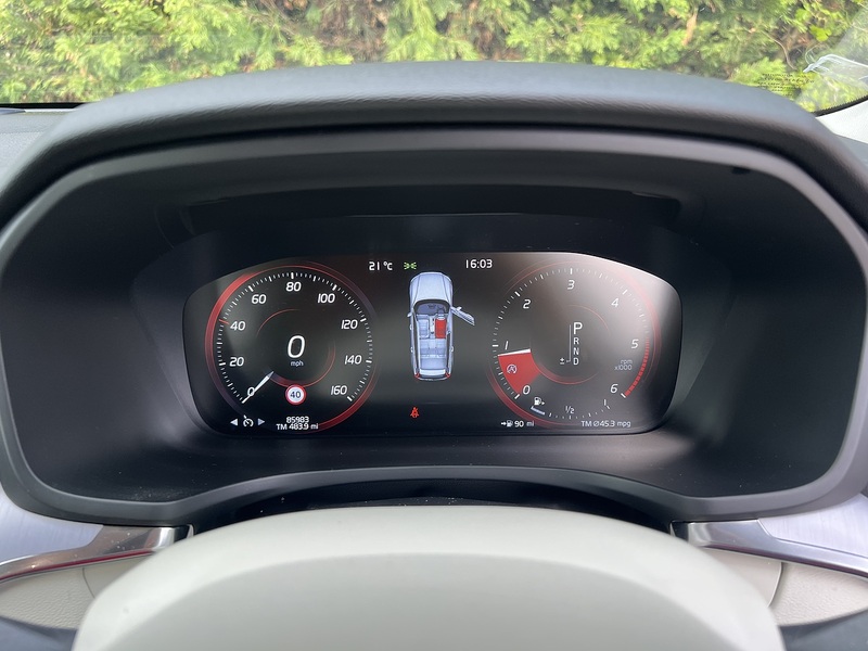 Volvo V60 D3 Momentum Plus - U12696