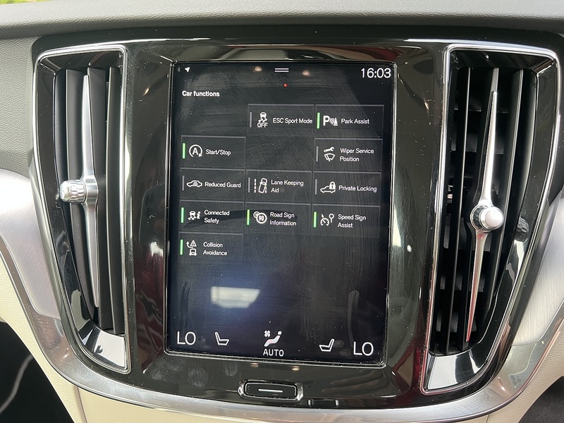 Volvo V60 D3 Momentum Plus - U12696