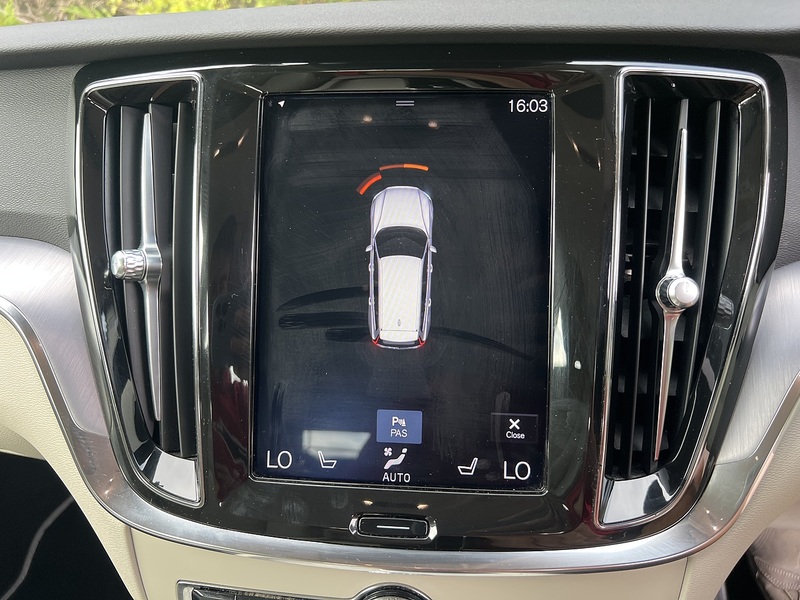 Volvo V60 D3 Momentum Plus - U12696