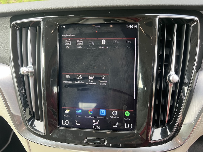 Volvo V60 D3 Momentum Plus - U12696