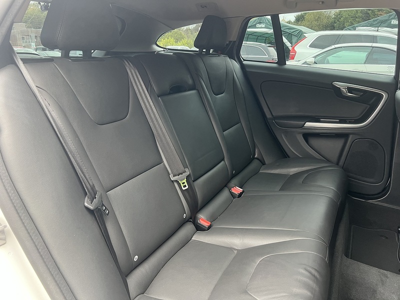 Volvo V60 D4 Se - U12700
