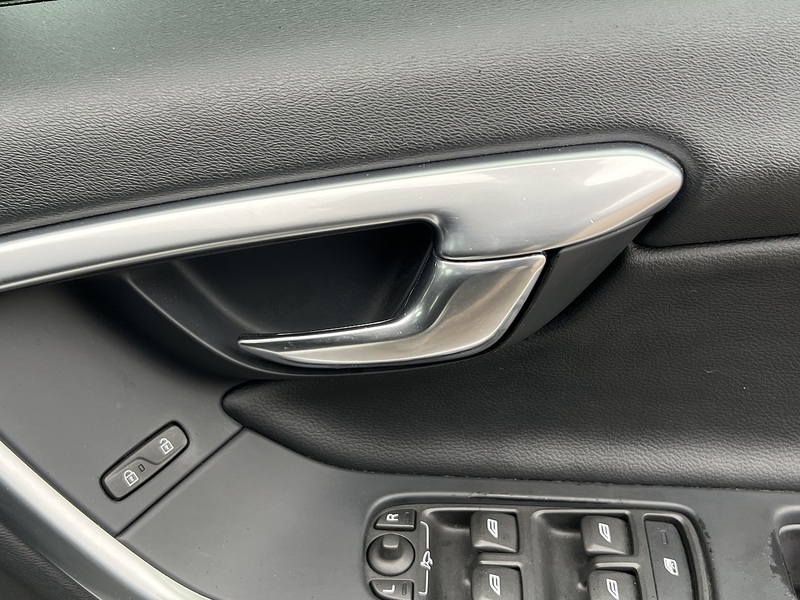 Volvo V60 D4 Se - U12700