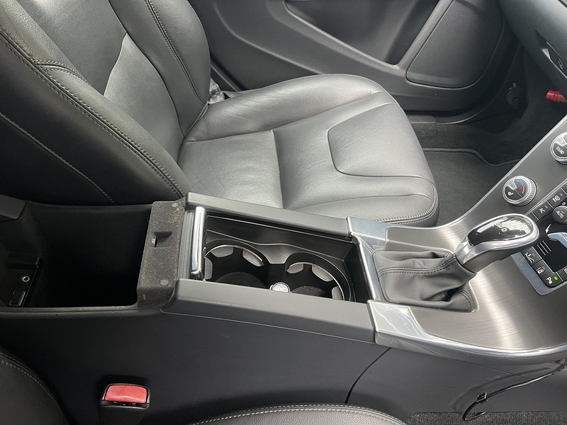 Volvo V60 D4 Se - U12700