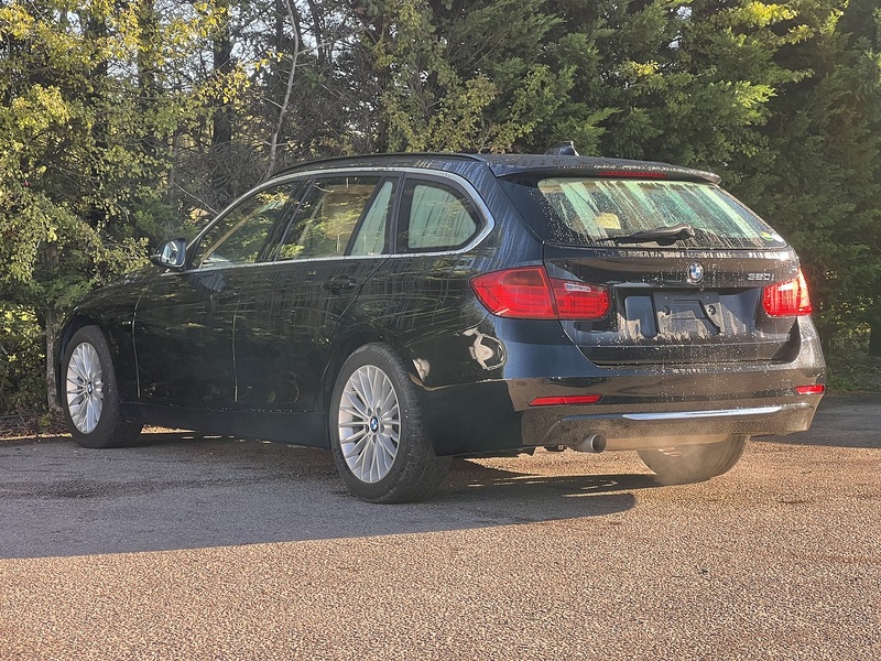 BMW 3 Series 320I Luxury Touring - U12704