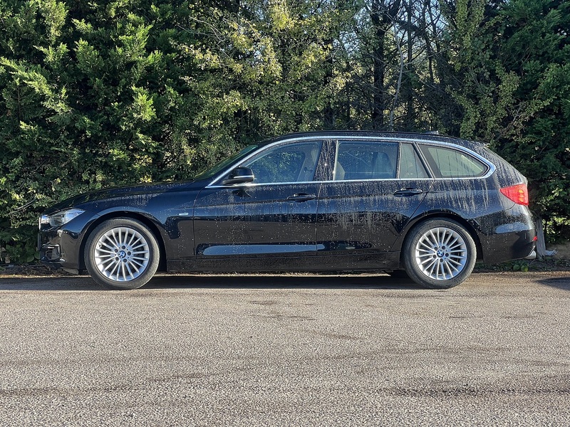 BMW 3 Series 320I Luxury Touring - U12704