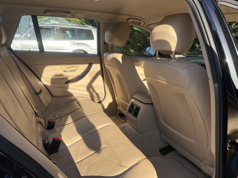 BMW 3 Series 320I Luxury Touring - U12704
