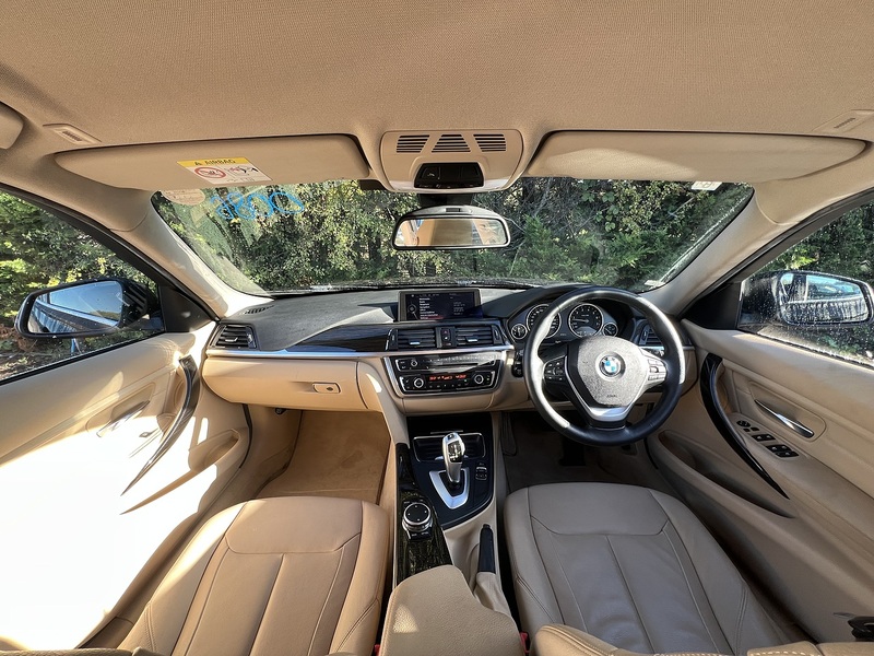 BMW 3 Series 320I Luxury Touring - U12704