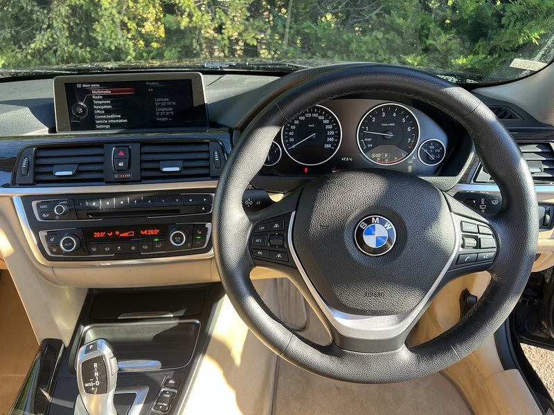 BMW 3 Series 320I Luxury Touring - U12704