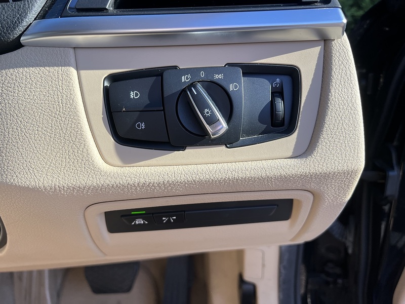 BMW 3 Series 320I Luxury Touring - U12704