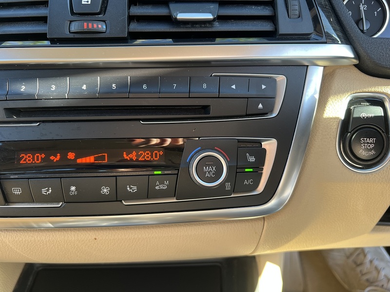 BMW 3 Series 320I Luxury Touring - U12704