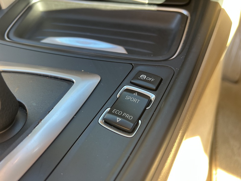 BMW 3 Series 320I Luxury Touring - U12704
