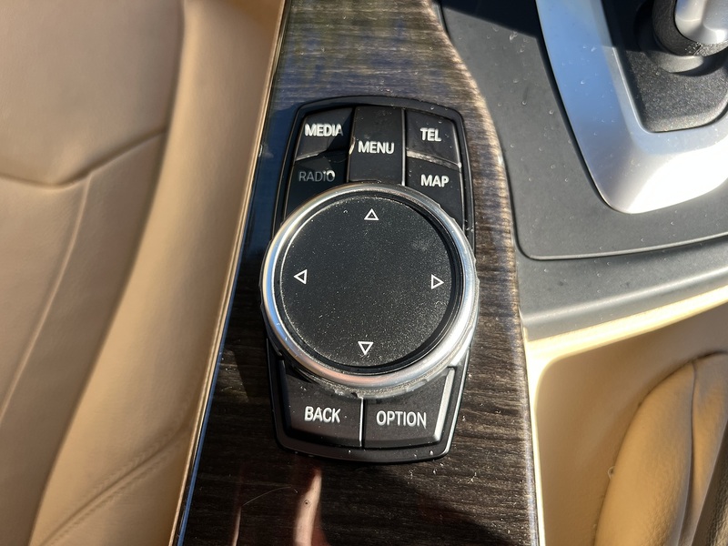 BMW 3 Series 320I Luxury Touring - U12704