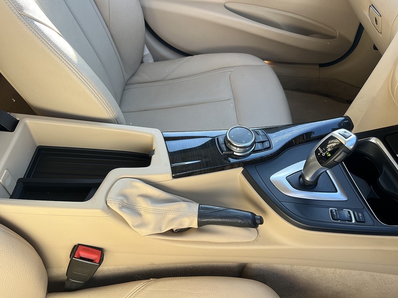 BMW 3 Series 320I Luxury Touring - U12704
